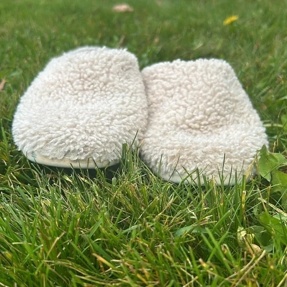 EVERLANE Renew Teddy Slippers - Picture 2 of 7